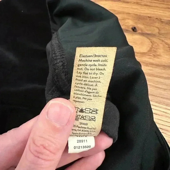 Spanx Velvet Leggings Black Size Medium - Picture 7 of 12